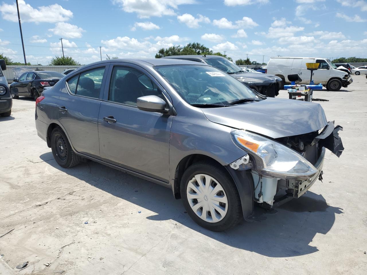 3N1CN7AP4JL800293 2018 Nissan Versa S