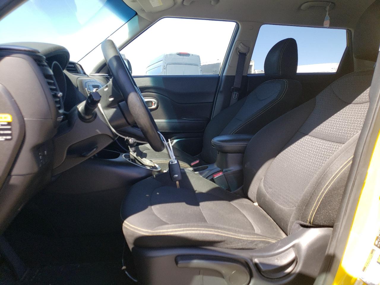 KNDJP3A52F7164118 2015 Kia Soul +