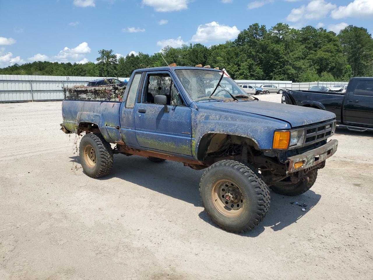 JT4RN66D9E5046880 1984 Toyota Pickup Xtracab Rn66 Dlx