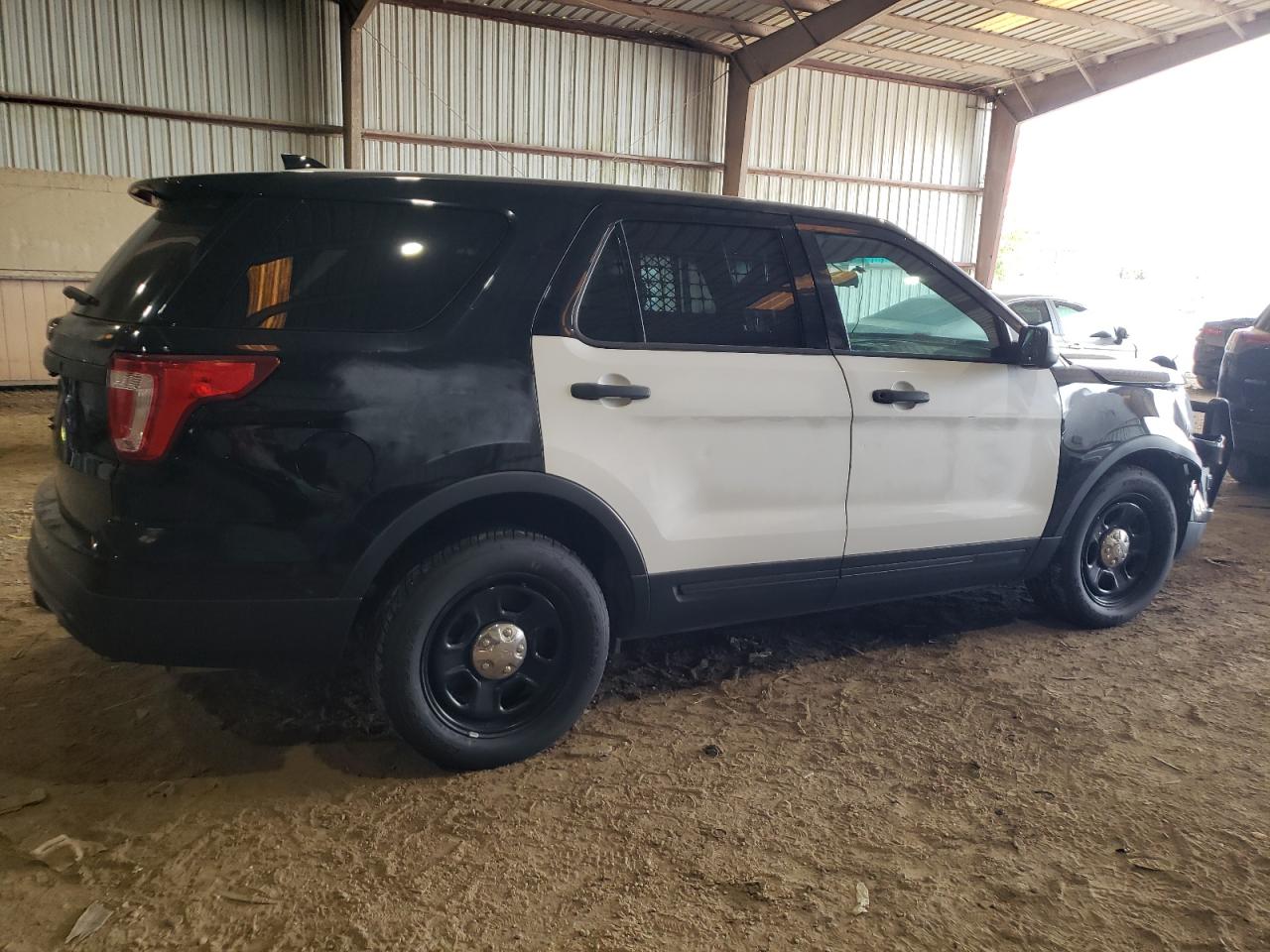 1FM5K8AR6HGB22873 2017 Ford Explorer Police Interceptor