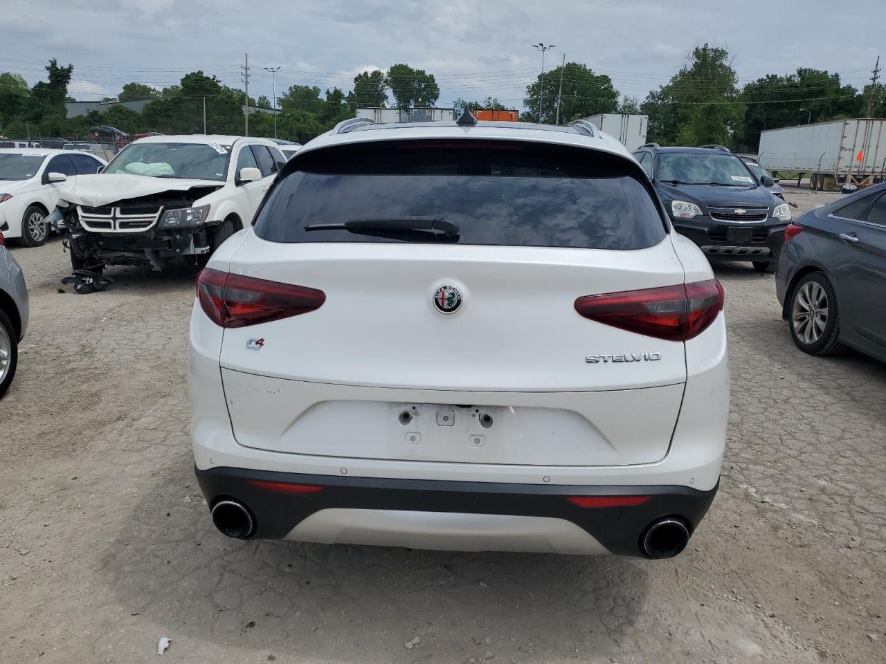 ZASFAKBN9J7C00533 2018 Alfa Romeo Stelvio Ti
