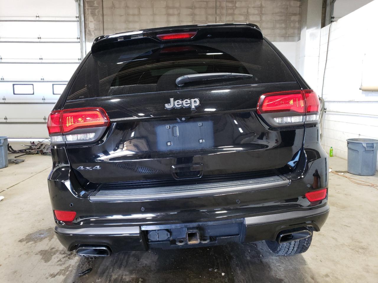 1C4RJFCG5JC333214 2018 Jeep Grand Cherokee Overland