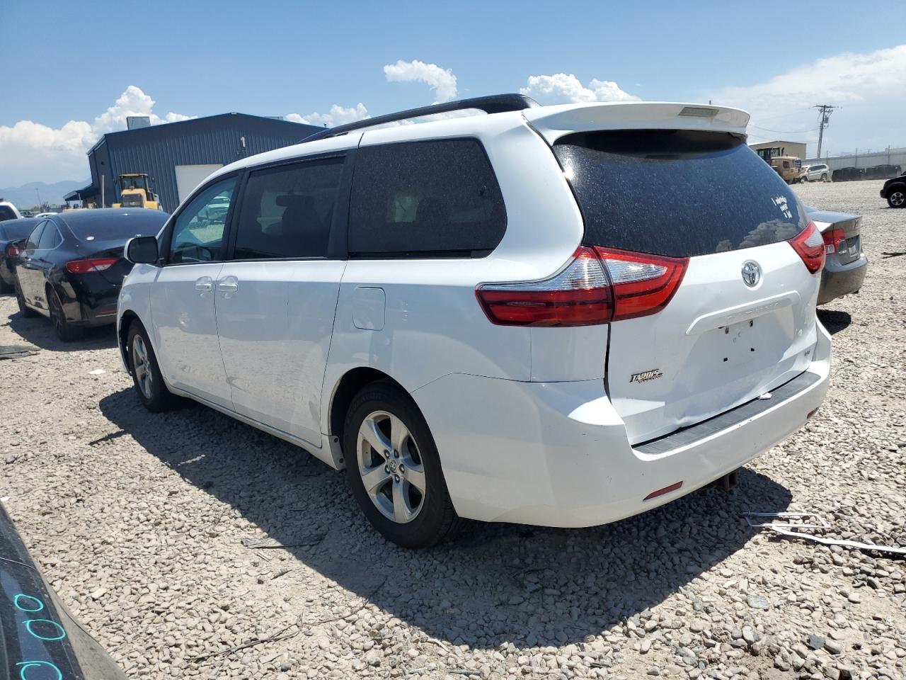 2015 Toyota Sienna Le vin: 5TDKK3DC1FS529312