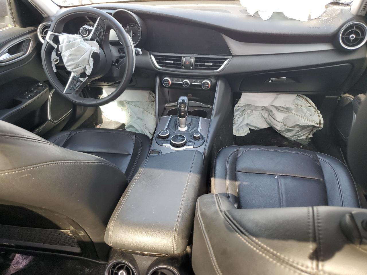 ZARFAEBN8H7543943 2017 Alfa Romeo Giulia