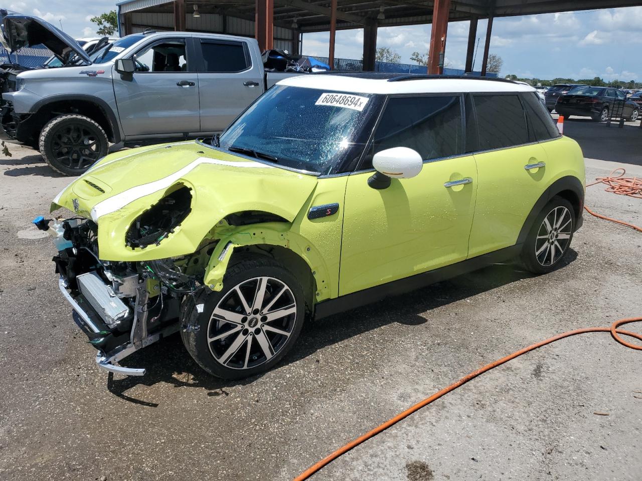 2024 Mini Cooper S vin: WMW53DK00R2V69852