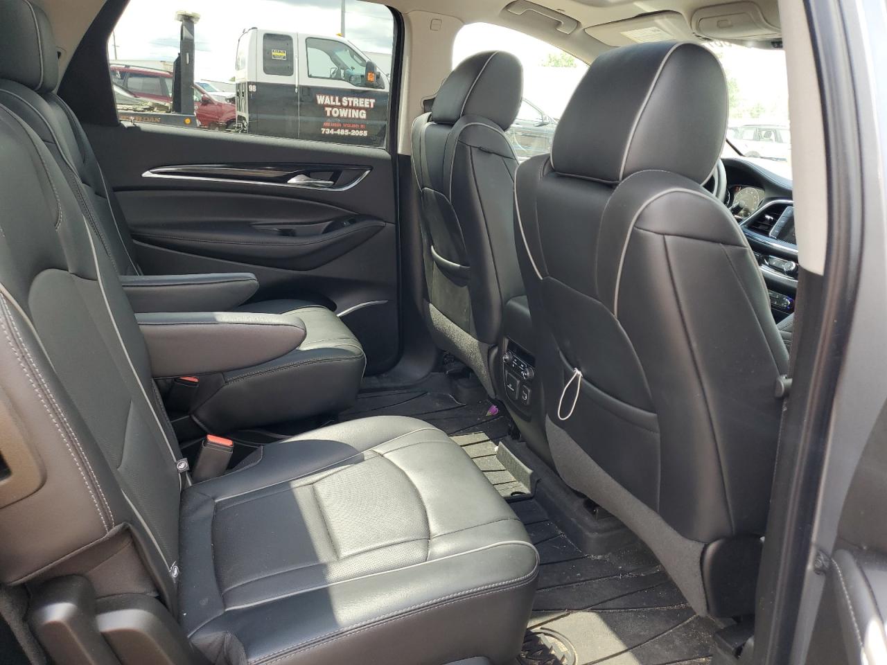 5GAEVCKW9KJ198957 2019 Buick Enclave Avenir