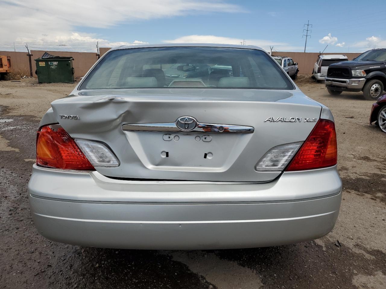 4T1BF28B72U217223 2002 Toyota Avalon Xl