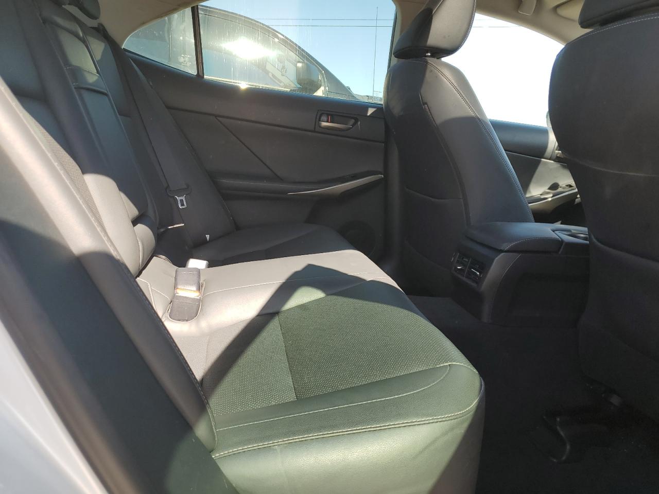 JTHCM1D22H5018113 2017 Lexus Is 300