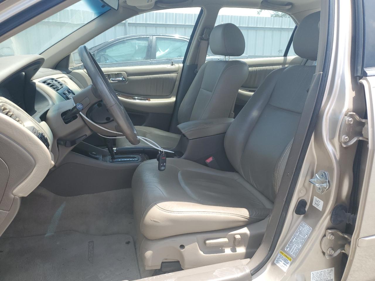 1HGCG1652YA026110 2000 Honda Accord Ex