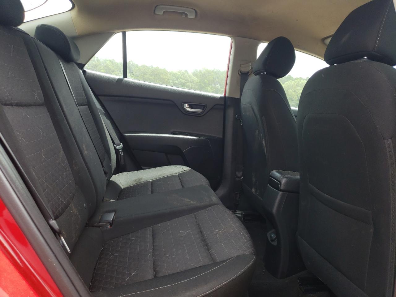 3KPA24AB8JE047808 2018 Kia Rio Lx