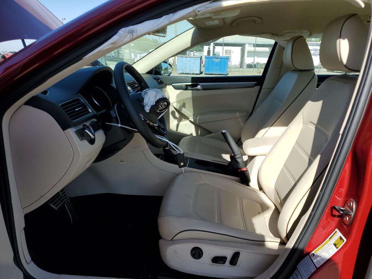 1VWDT7A30HC069871 2017 Volkswagen Passat R-Line