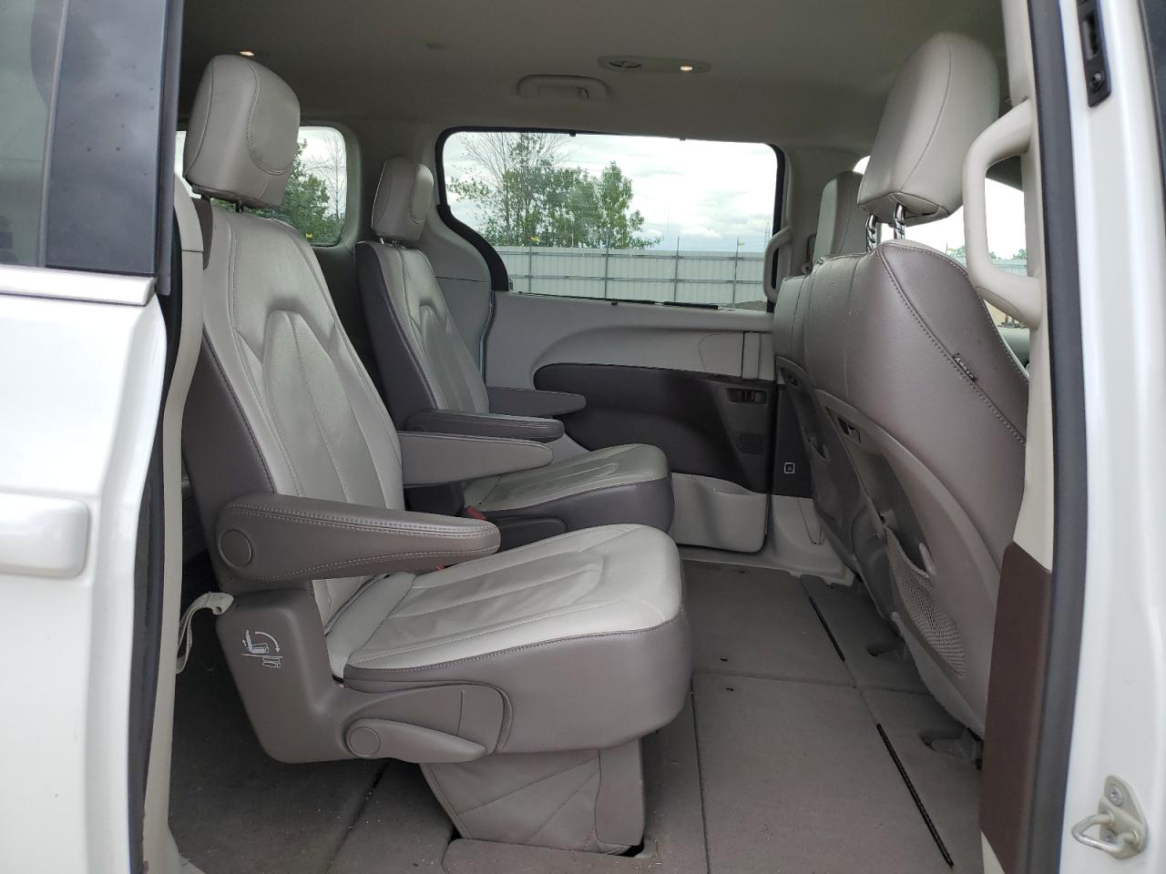 2C4RC1BGXJR237133 2018 Chrysler Pacifica Touring L