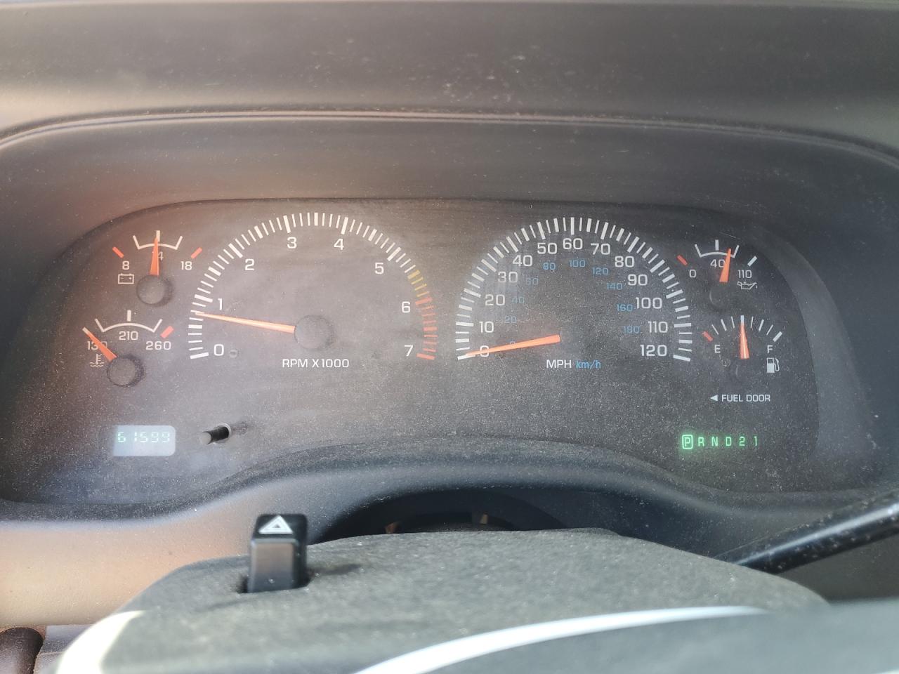 1B7GG22N3YS794135 2000 Dodge Dakota