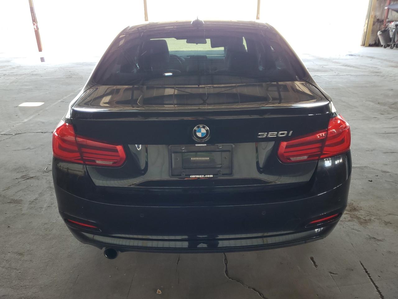 WBA8E1G56GNT99518 2016 BMW 320 I