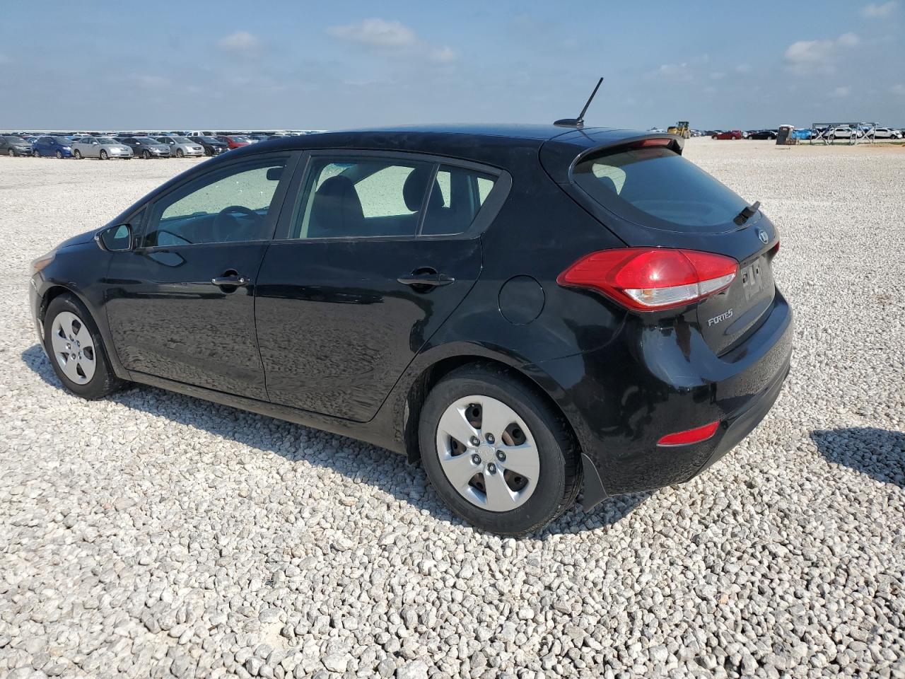 KNAFK5A82H5727108 2017 Kia Forte Lx