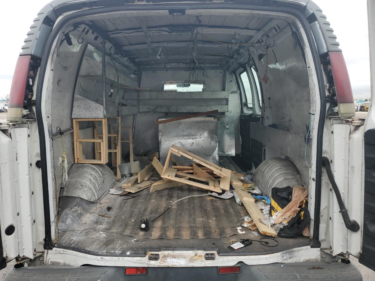 1GCFG25M011139439 2001 Chevrolet Express G2500