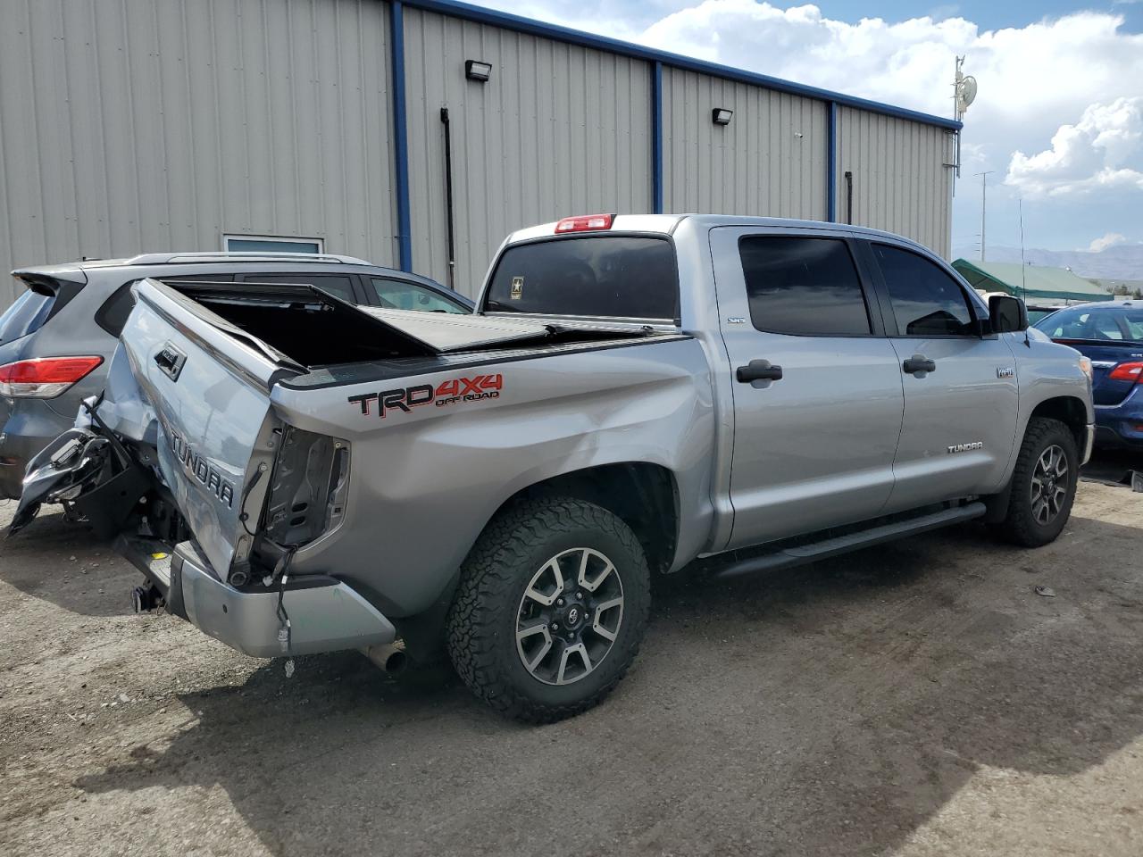 2017 Toyota Tundra Crewmax Sr5 vin: 5TFDW5F15HX612291