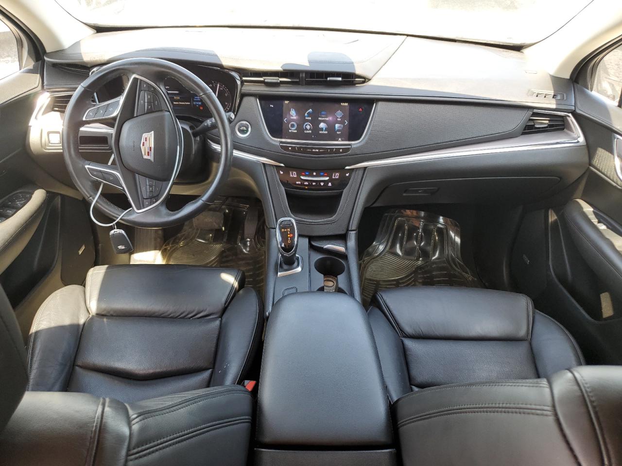 1GYKNBRS8HZ220319 2017 Cadillac Xt5 Luxury