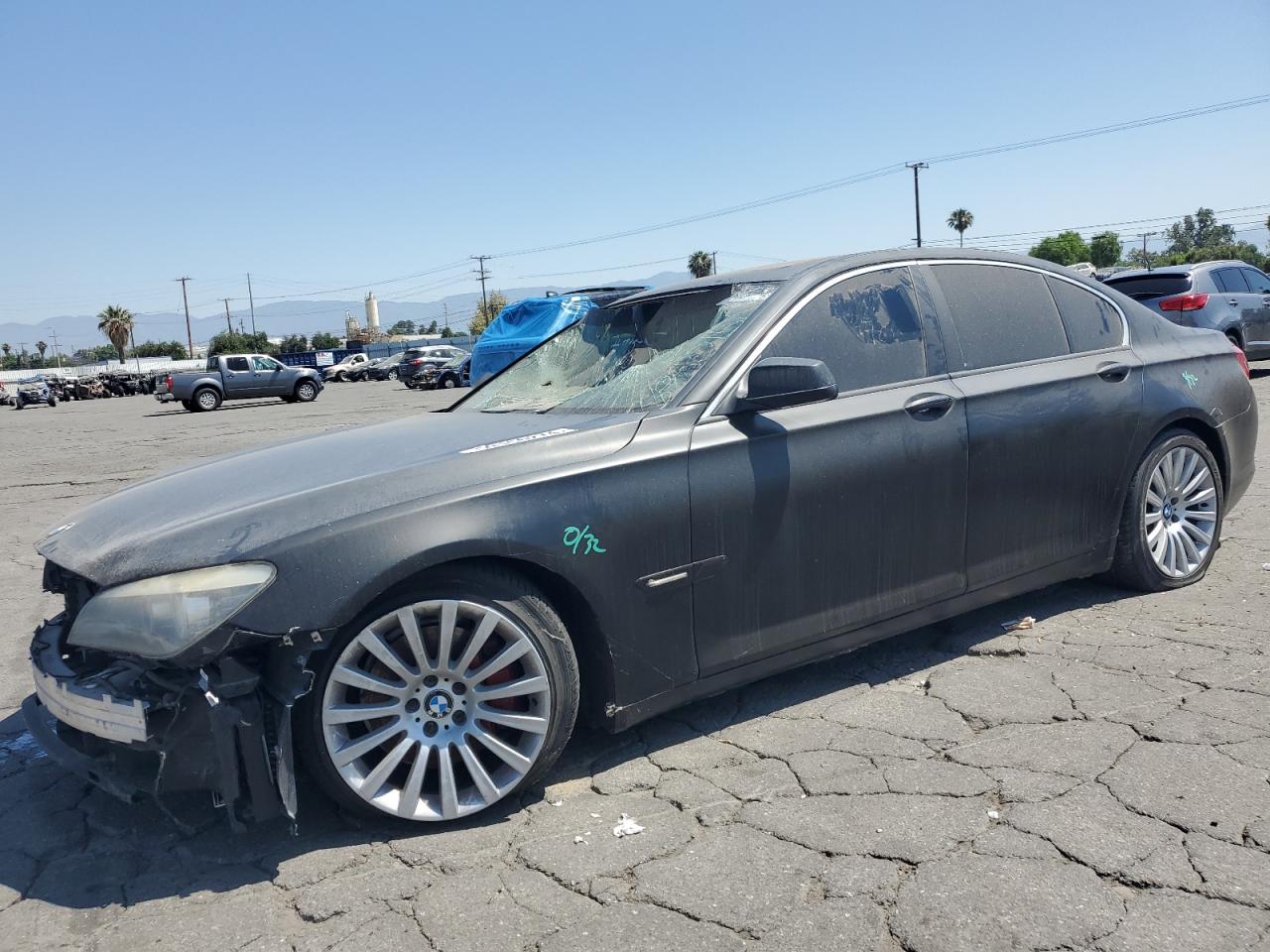 2012 BMW 740 I vin: WBAKA4C55CDS99015