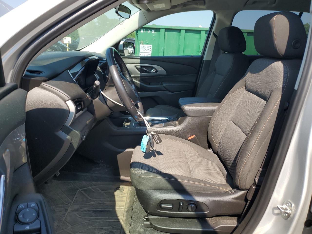 1GNEVGKW7KJ225182 2019 Chevrolet Traverse Lt