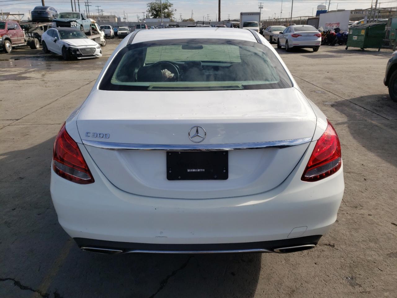 2017 Mercedes-Benz C 300 vin: 55SWF4JB8HU212804