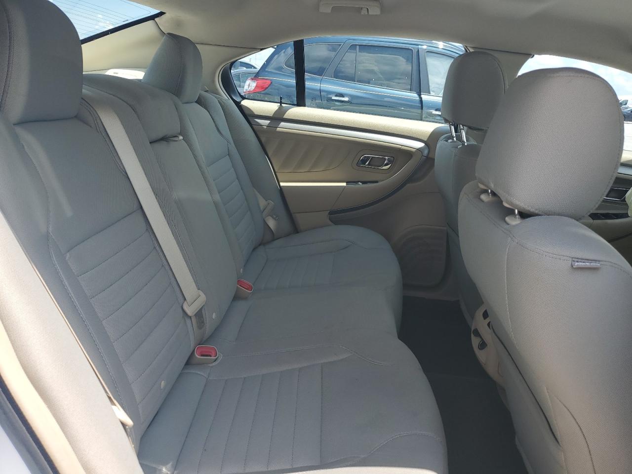 1FAHP2D85GG132902 2016 Ford Taurus Se