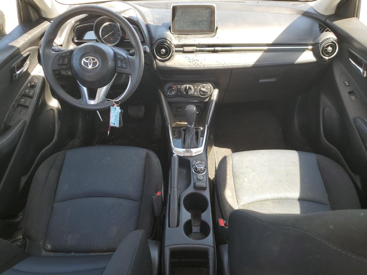 3MYDLBYV0HY192155 2017 Toyota Yaris Ia