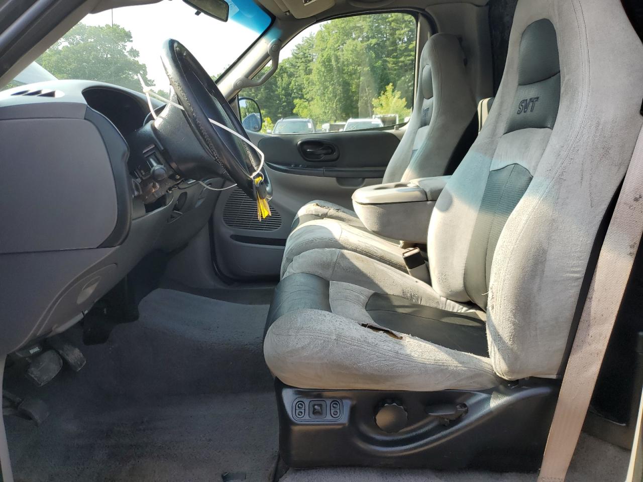 2FTZF07381CB06096 2001 Ford F150 Svt Lightning