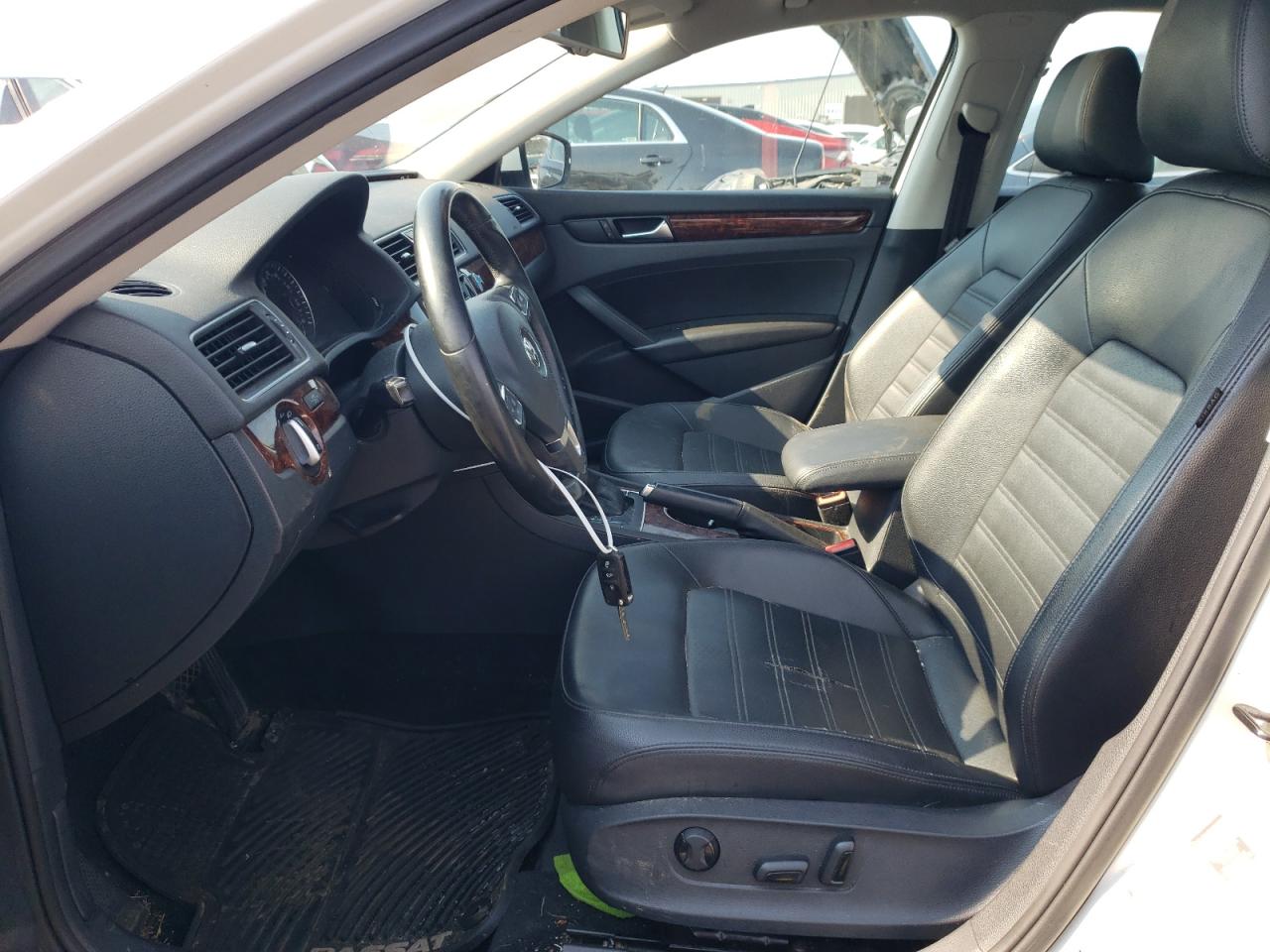 1VWCP7A33DC079000 2013 Volkswagen Passat Sel