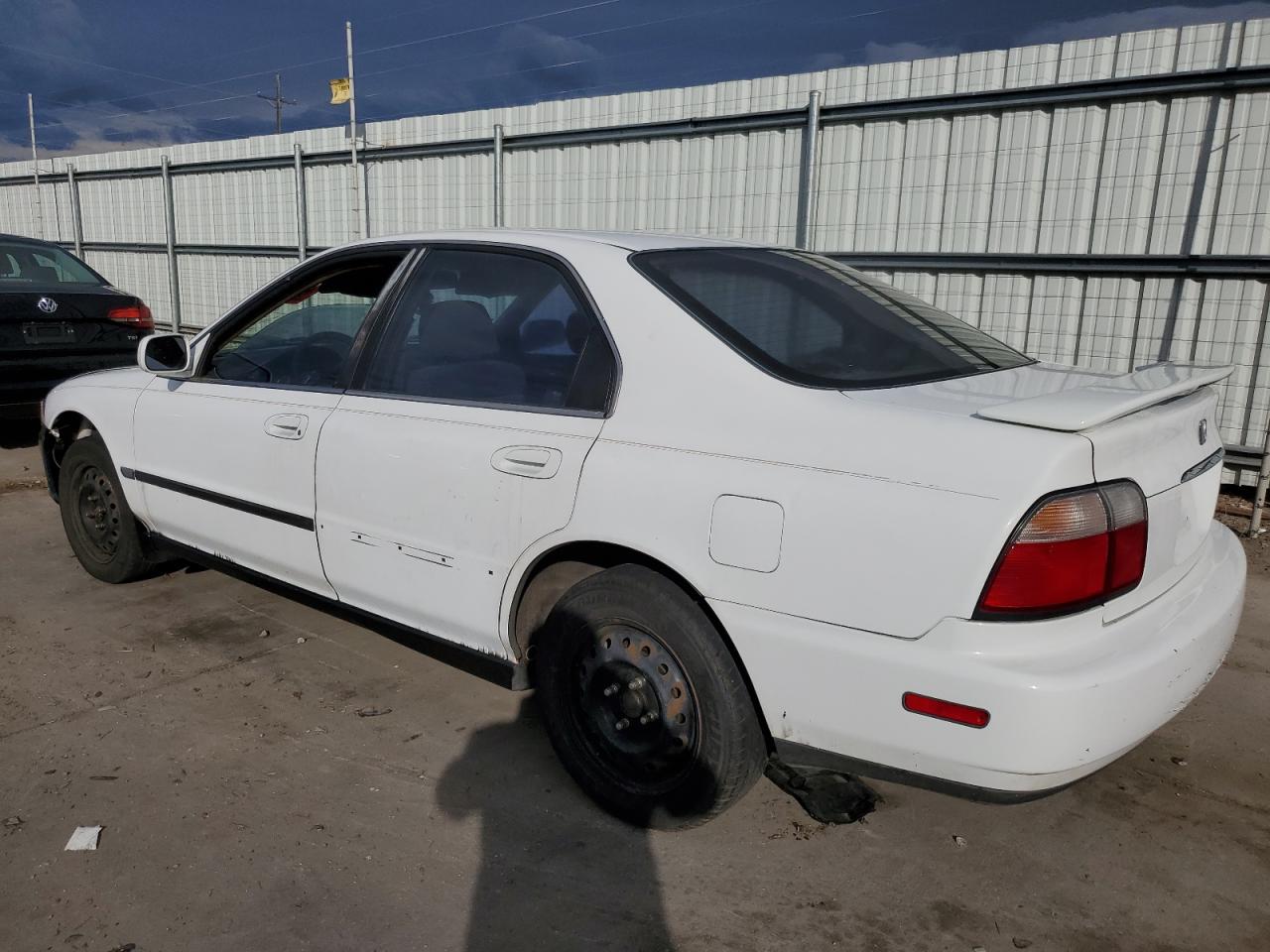 1HGCD5638TA132651 1996 Honda Accord Lx