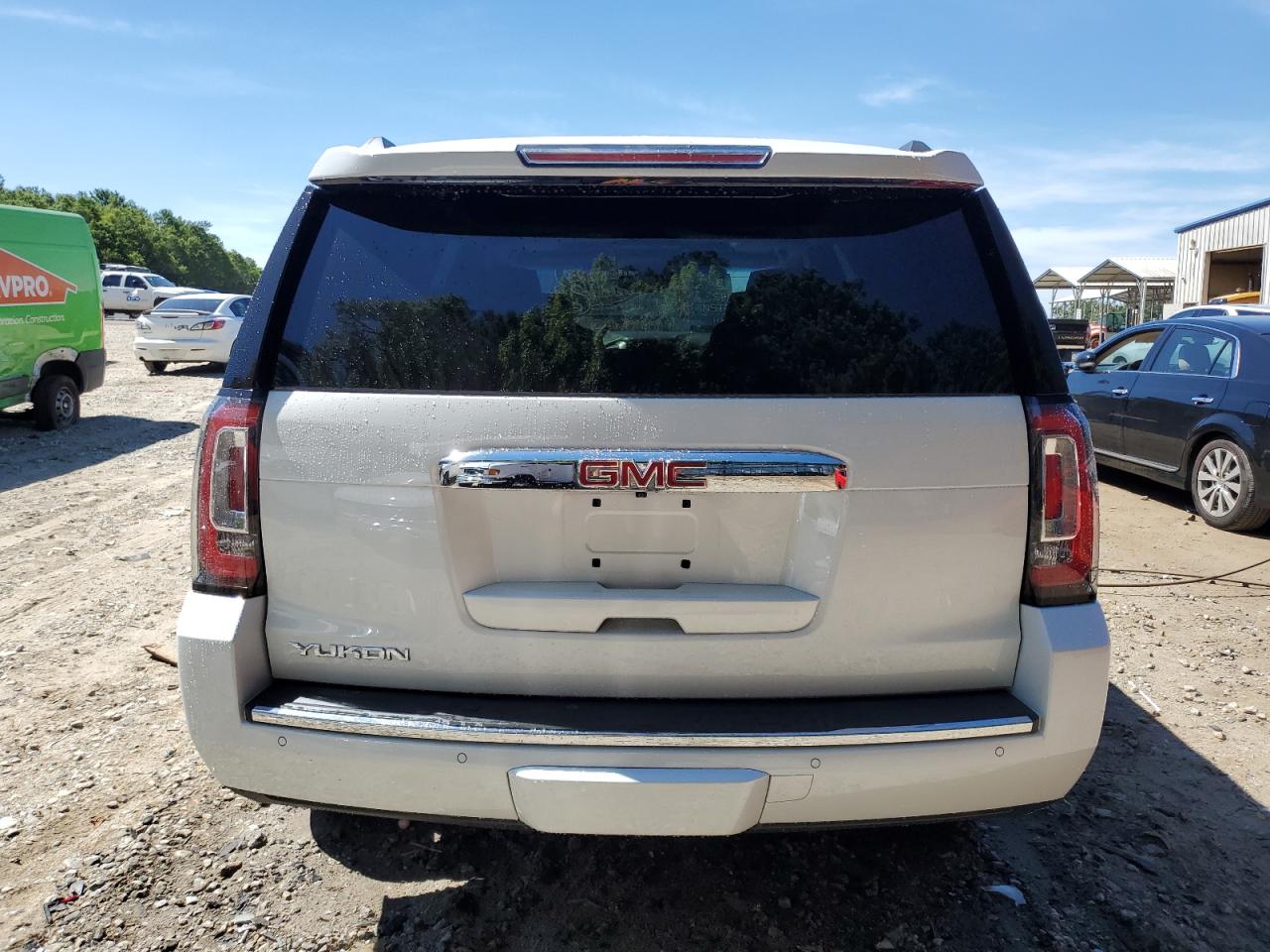 1GKS2CKJ1HR133680 2017 GMC Yukon Denali