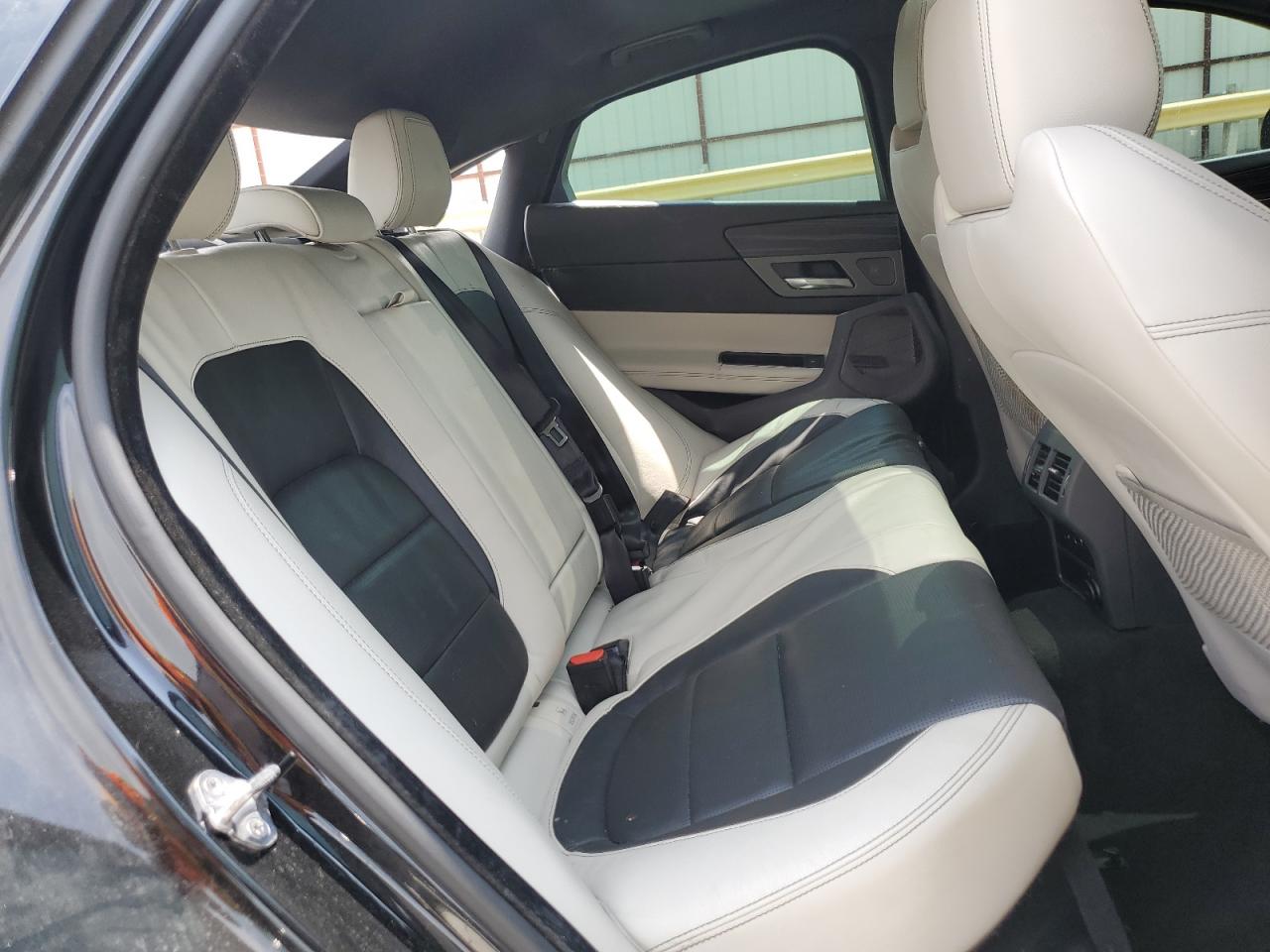 SAJBM4BV9GCY19323 2016 Jaguar Xf S