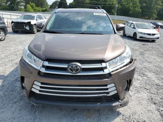 VIN 5TDKZRFH9KS360822 2019 Toyota Highlander, SE no.5