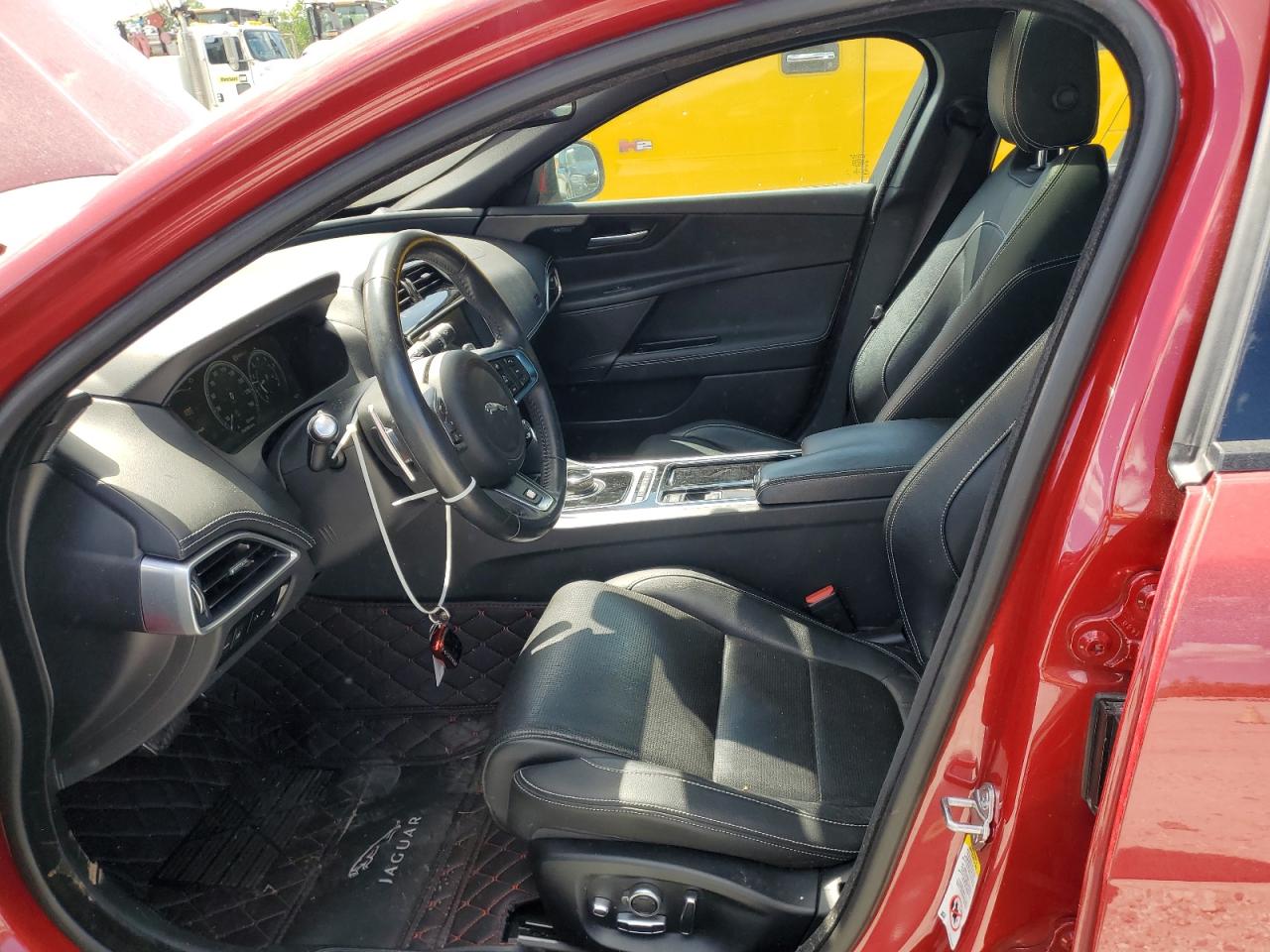 SAJAG4FV8JCP17886 2018 Jaguar Xe S