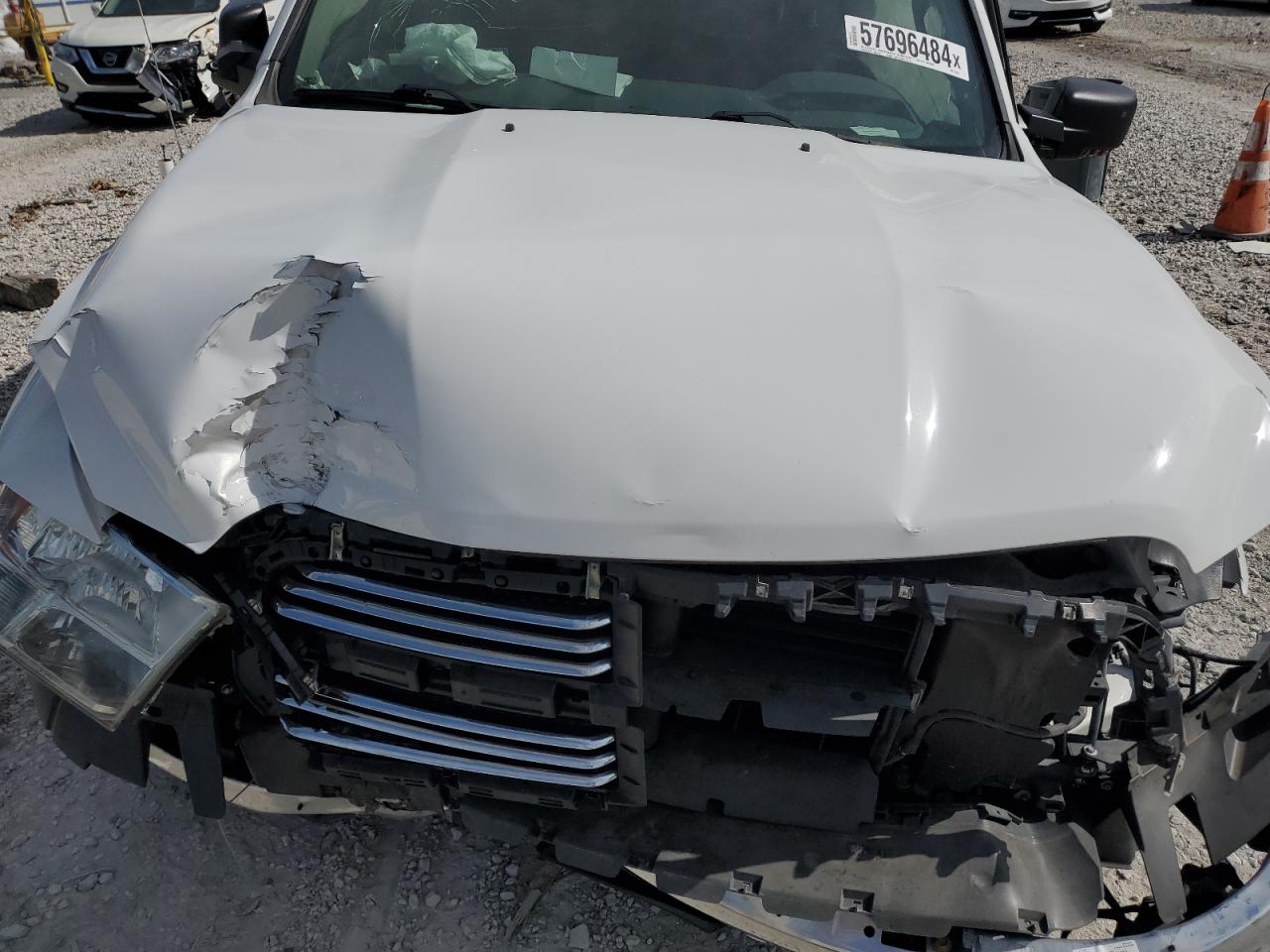 1C6RR7LG0GS133135 2016 Ram 1500 Slt