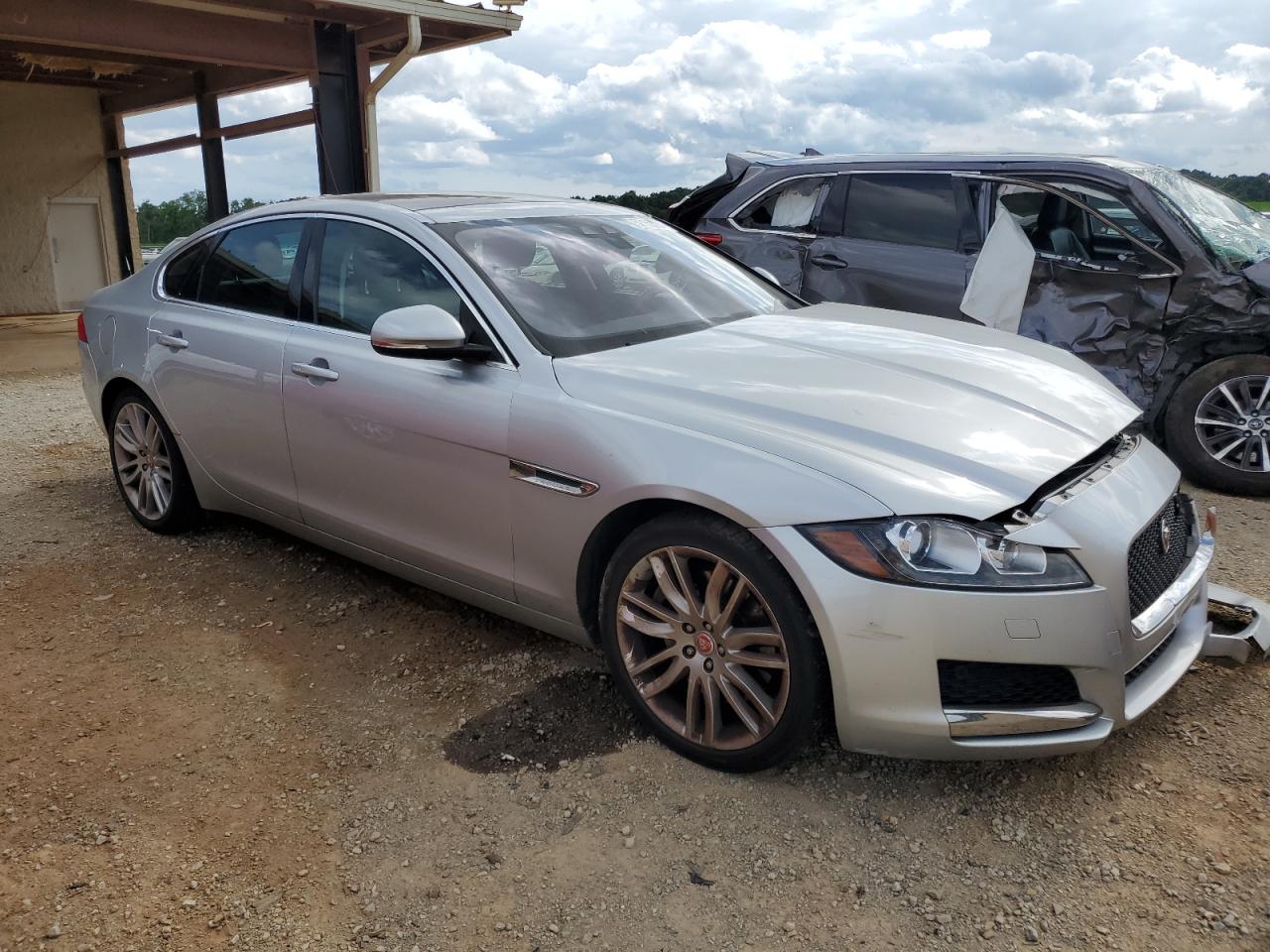 2016 Jaguar Xf Prestige vin: SAJBE4BV5GCY08865