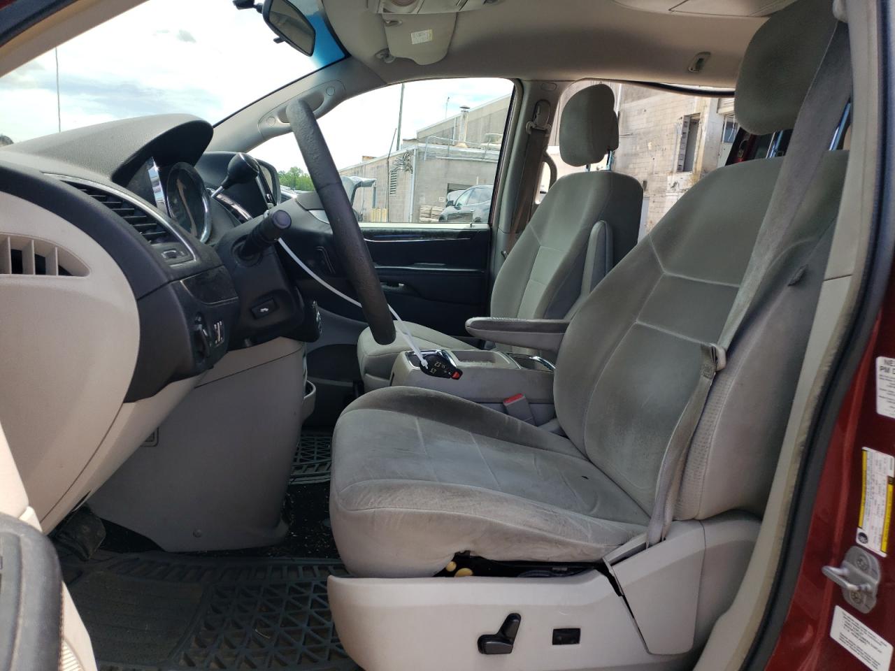 2A4RR5DG2BR650386 2011 Chrysler Town & Country Touring