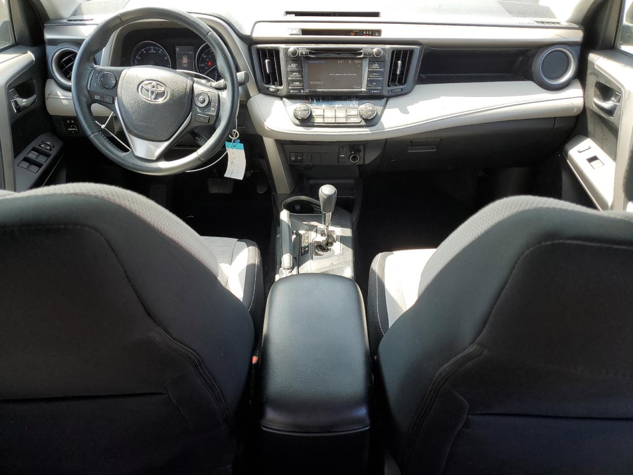 2T3WFREV3HW325203 2017 Toyota Rav4 Xle