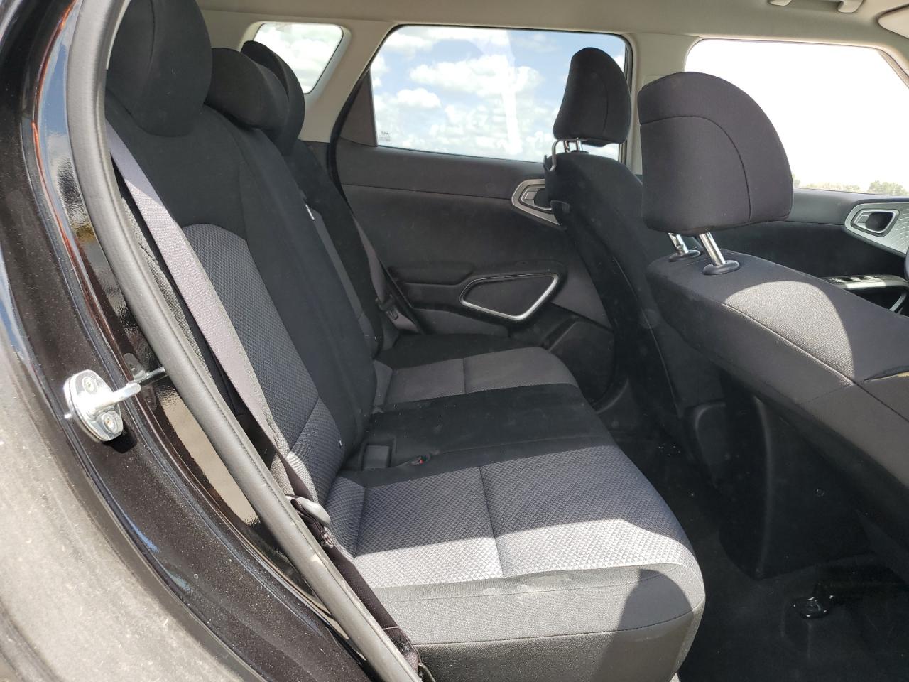 KNDJ23AU0P7845272 2023 Kia Soul Lx