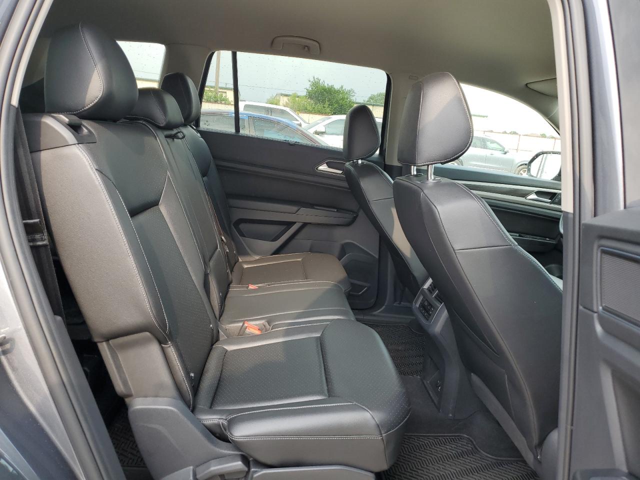 1V2DP2CA5JC594001 2018 Volkswagen Atlas Se