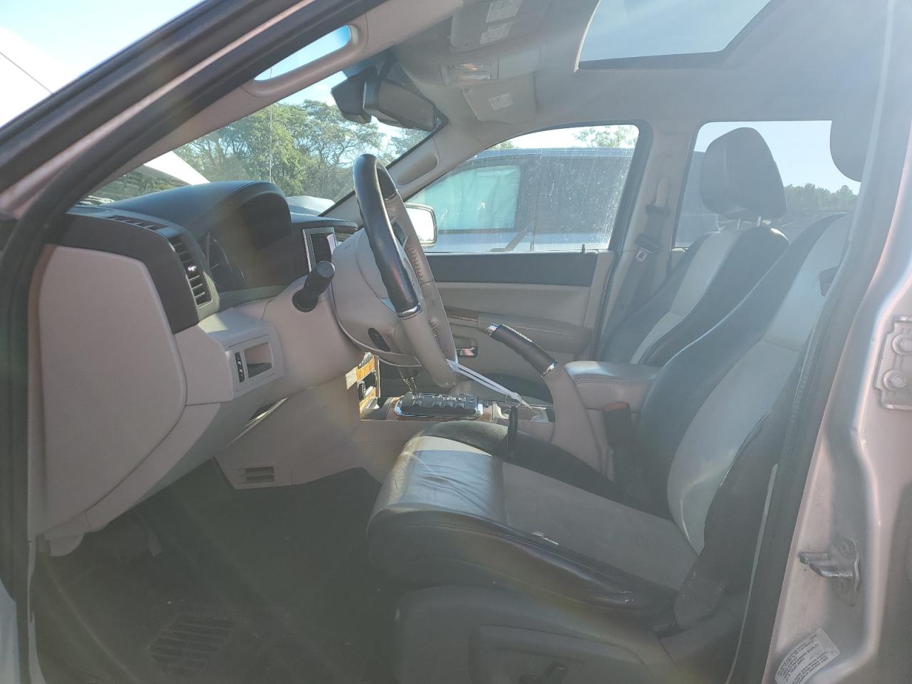 1J4RR5GT9AC126975 2010 Jeep Grand Cherokee Limited