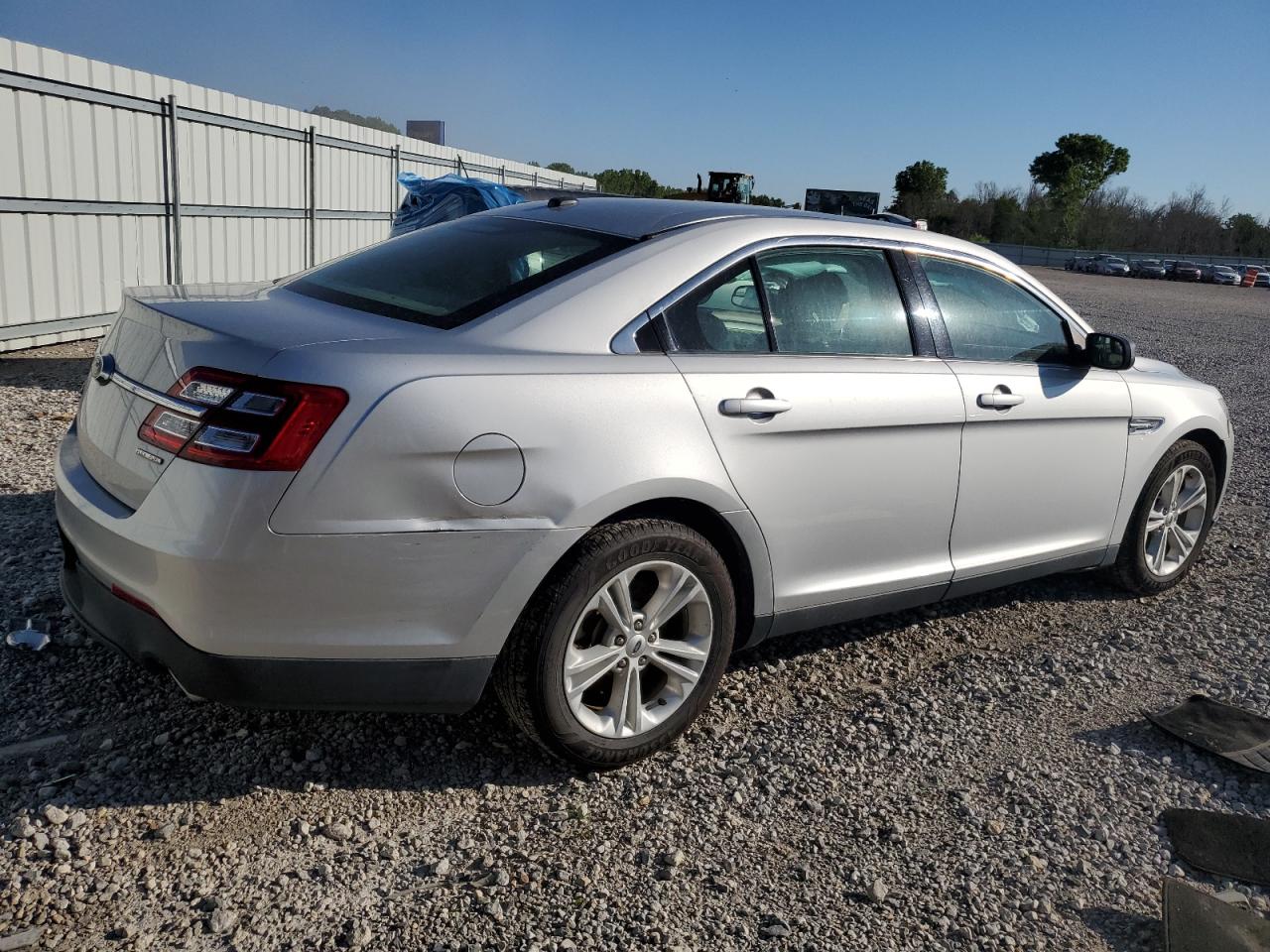 1FAHP2D89GG137164 2016 Ford Taurus Se