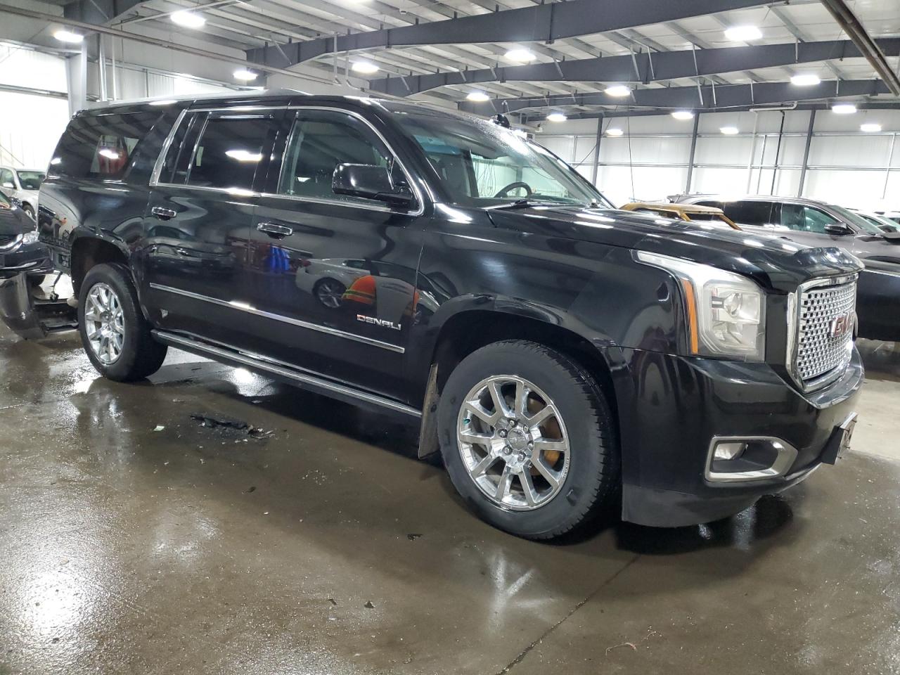 2017 GMC Yukon Xl Denali vin: 1GKS2HKJ3HR132690