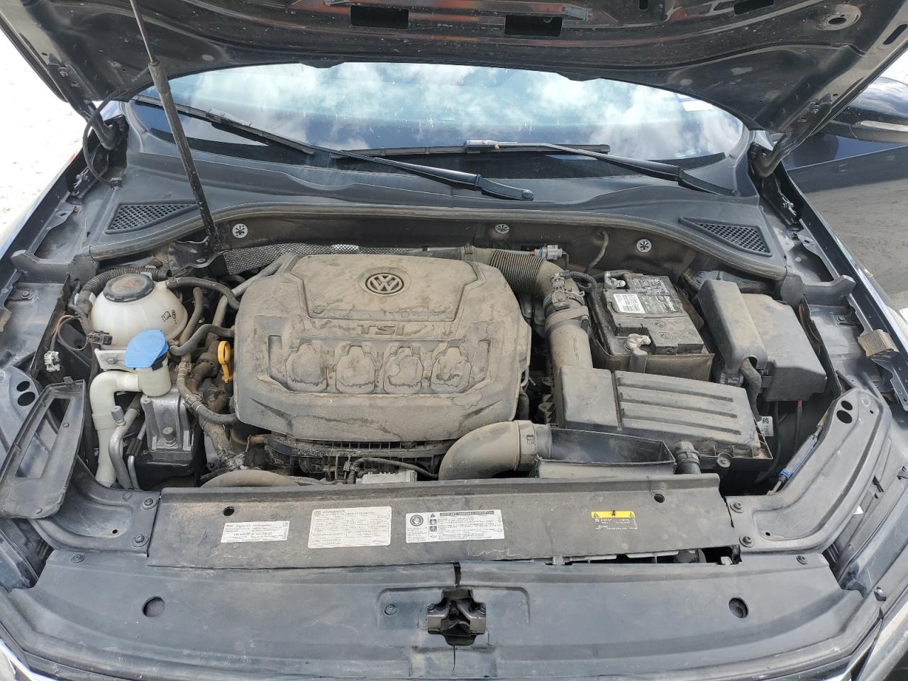 1VWLA7A31KC010871 2019 Volkswagen Passat Wolfsburg