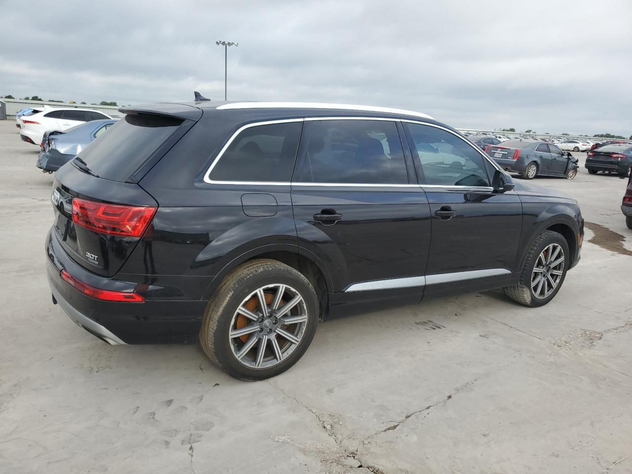 2018 Audi Q7 Premium vin: WA1AAAF79JD012101