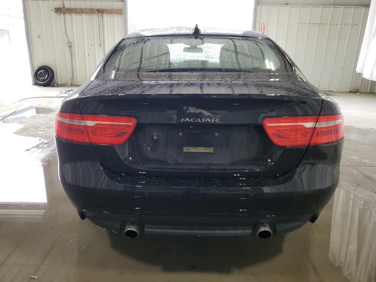 SAJAK4BV6HA971879 2017 Jaguar Xe Prestige