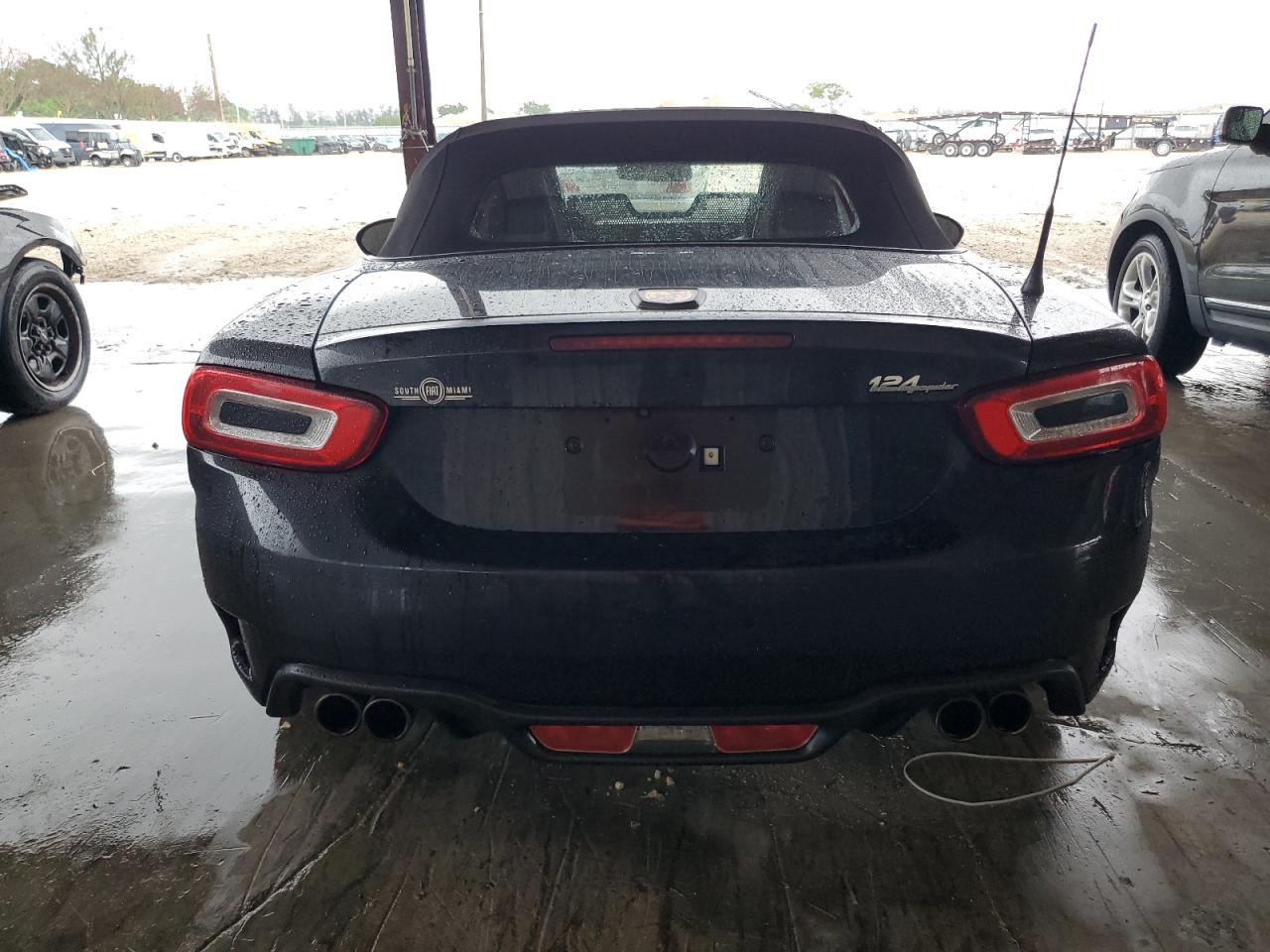 JC1NFAEK9H0126435 2017 Fiat 124 Spider Classica