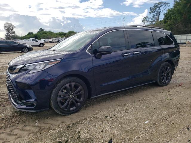 2022 TOYOTA SIENNA XSE - 5TDXRKEC8NS083491