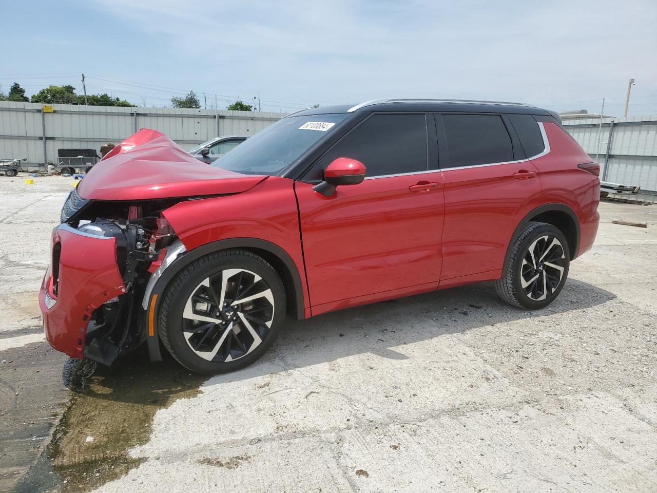  Salvage Mitsubishi Outlander