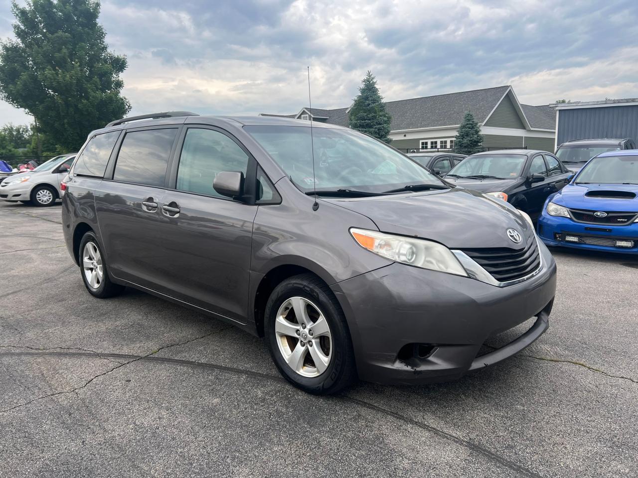 2013 Toyota Sienna Le vin: 5TDKK3DC6DS333685